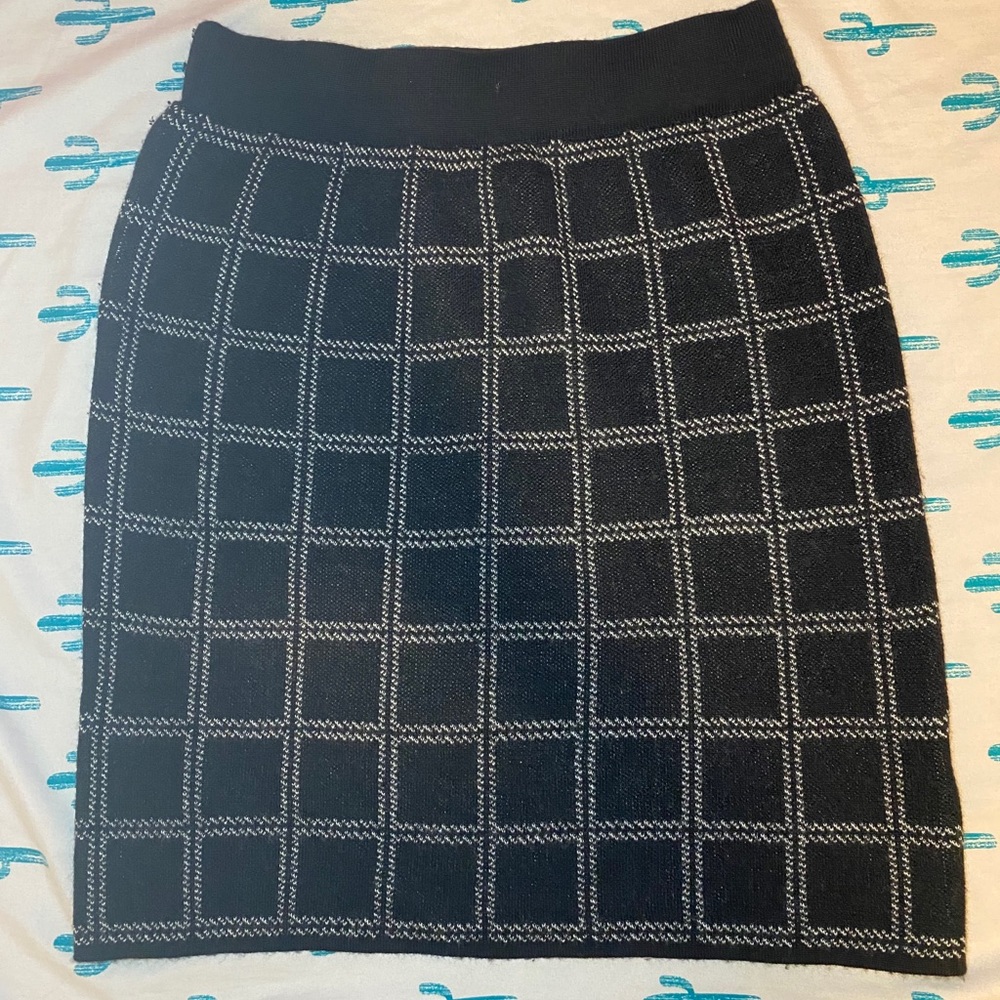 Black & white skirt